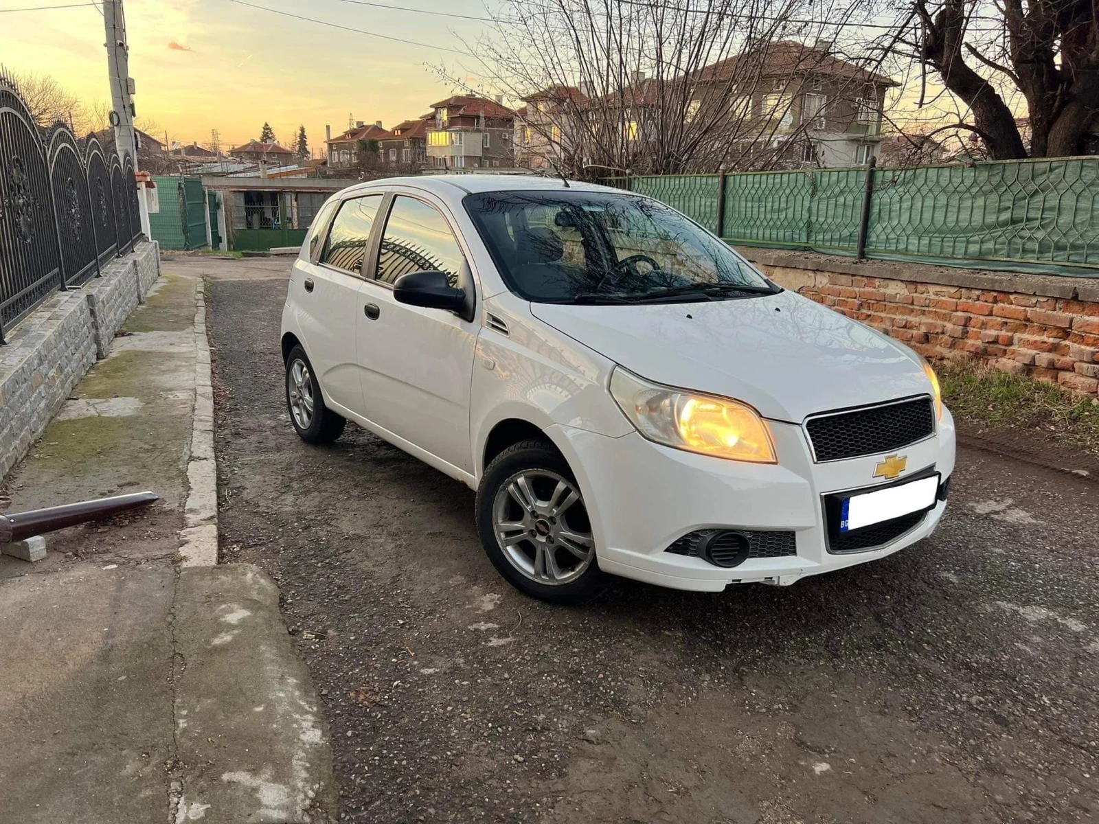 Chevrolet Aveo Отлично, снимка 2 - Автомобили и джипове - 54685028