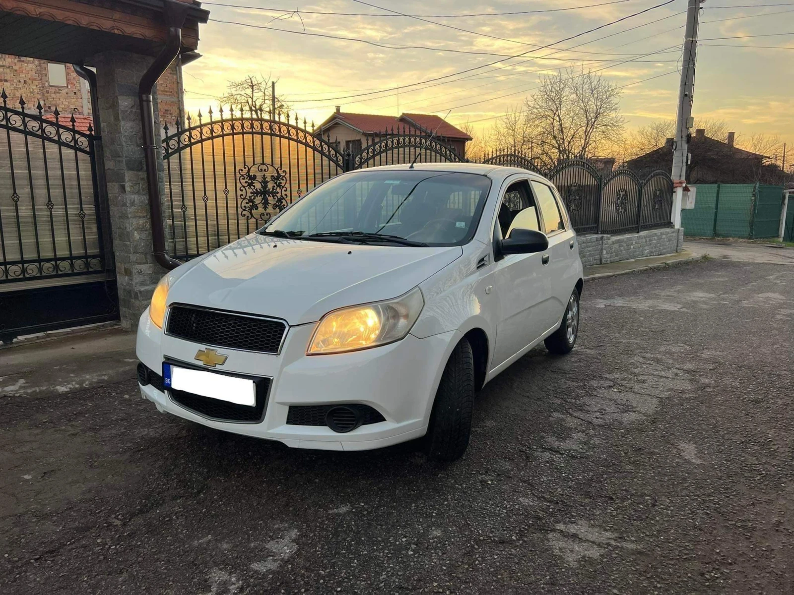 Chevrolet Aveo Отлично, снимка 4 - Автомобили и джипове - 54685028
