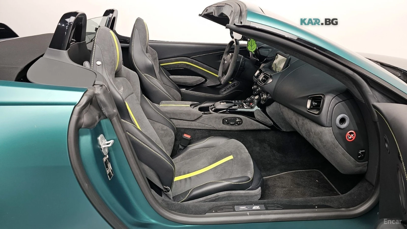 Aston Martin V8 Vantage F1 EDITION, снимка 11 - Автомобили и джипове - 55029938