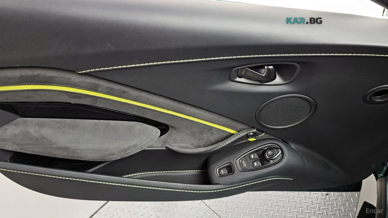 Aston Martin V8 Vantage F1 EDITION, снимка 15 - Автомобили и джипове - 55029938