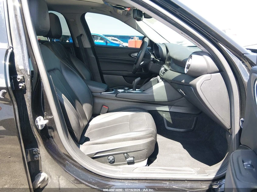 Alfa Romeo Giulia 2.0l Rwd, снимка 5 - Автомобили и джипове - 55591330