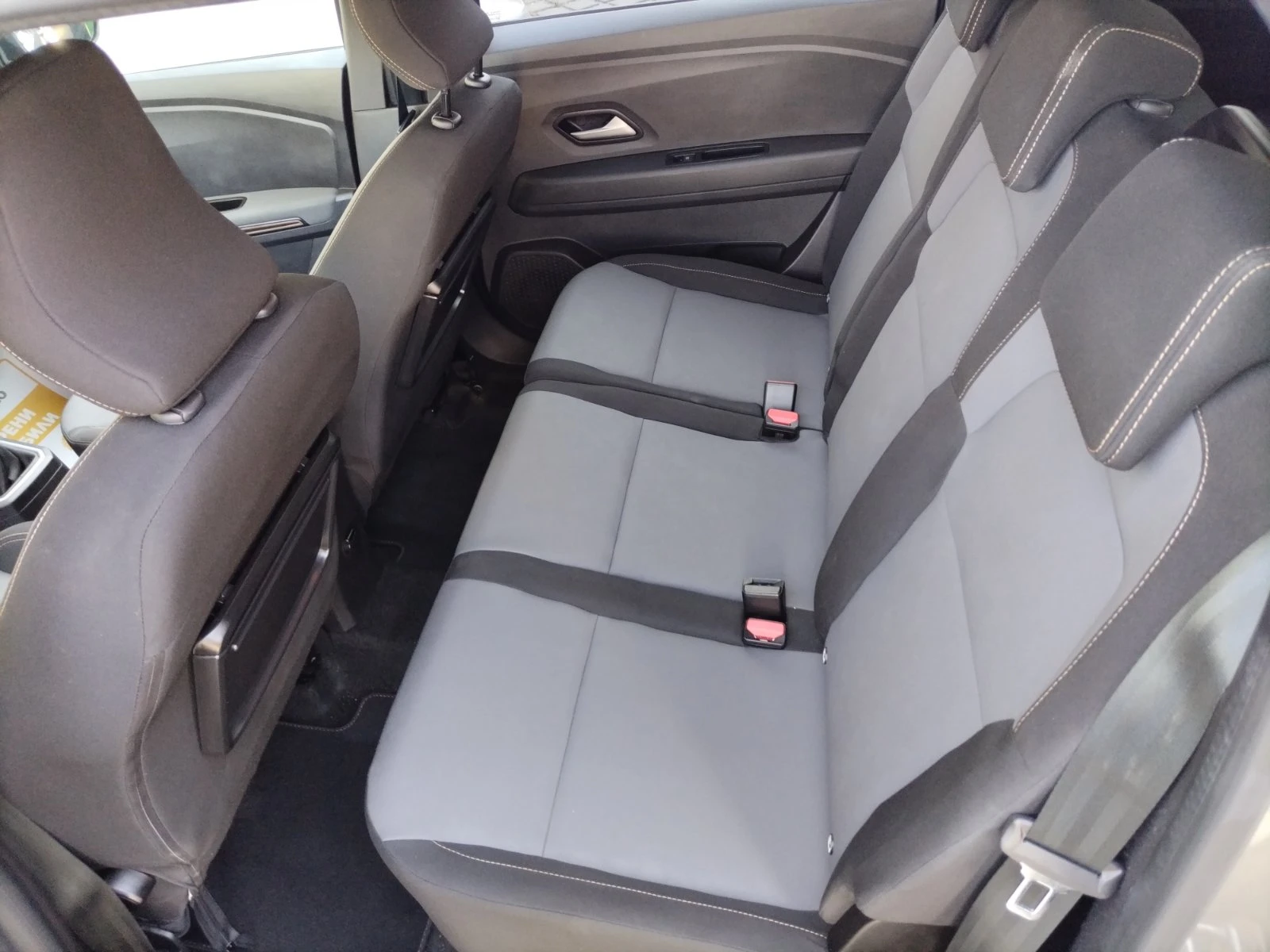 Dacia Jogger 1.0Tce/100к.с./ECO-G/EXTREME, снимка 15 - Автомобили и джипове - 55747880
