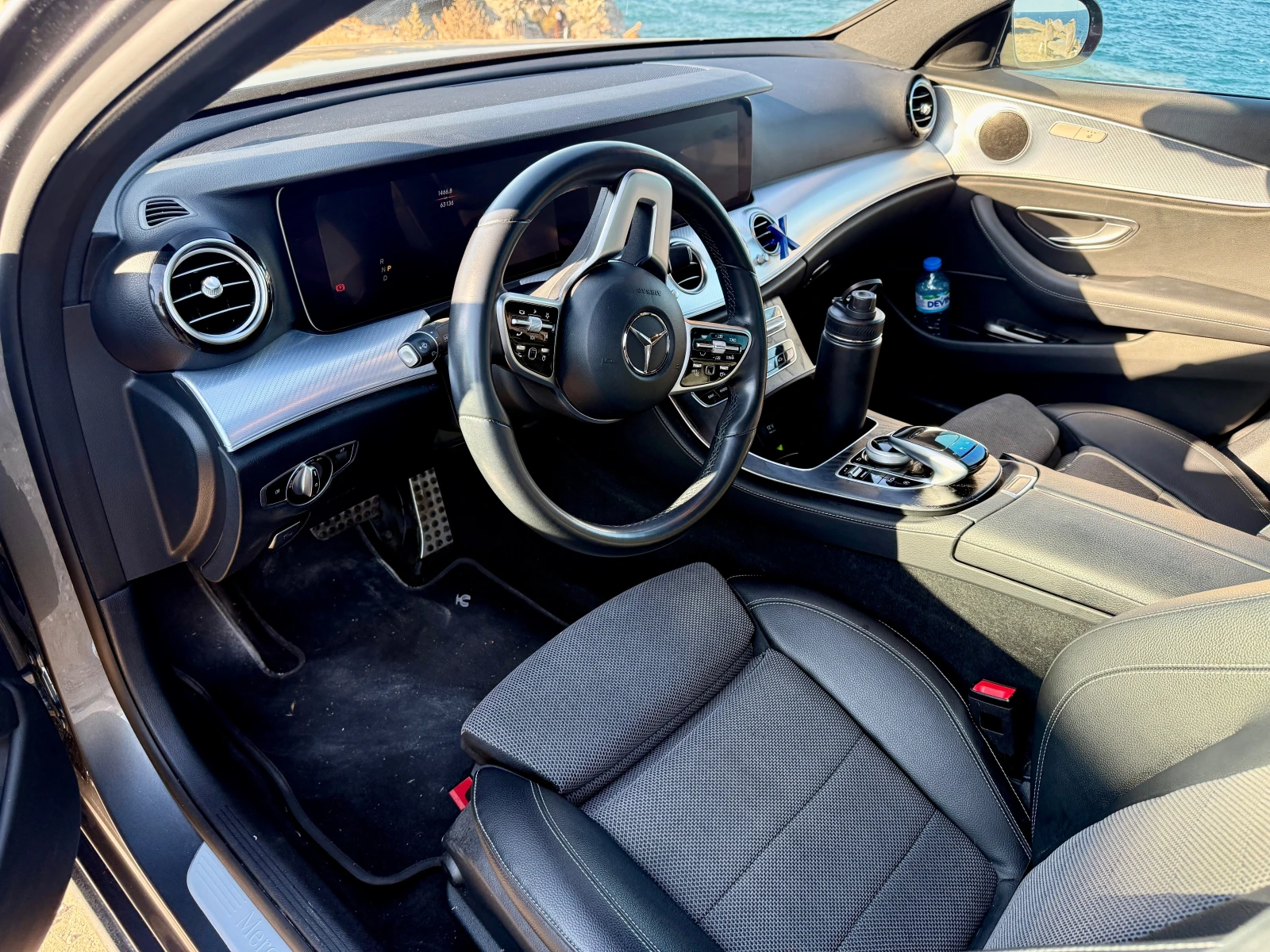 Mercedes-Benz E 200 4Matic, снимка 14 - Автомобили и джипове - 55765928