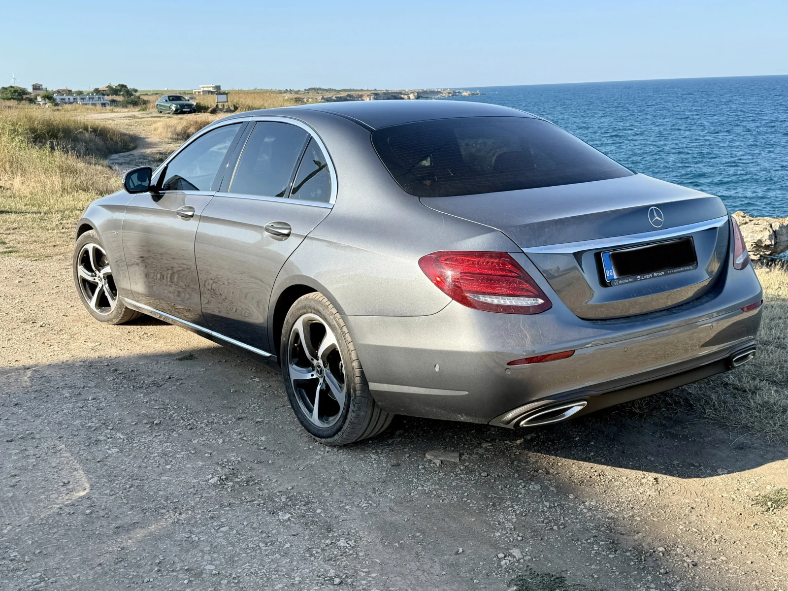 Mercedes-Benz E 200 4Matic, снимка 11 - Автомобили и джипове - 55765928
