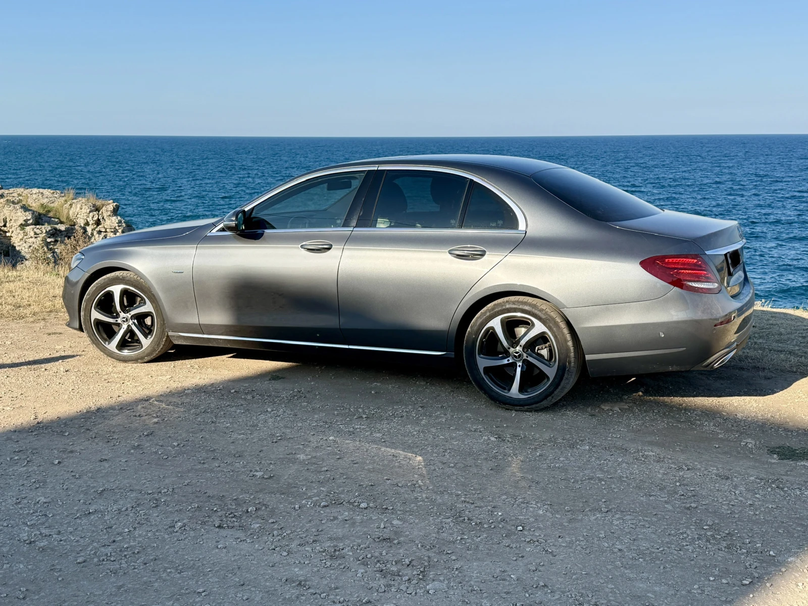 Mercedes-Benz E 200 4Matic, снимка 9 - Автомобили и джипове - 55765928