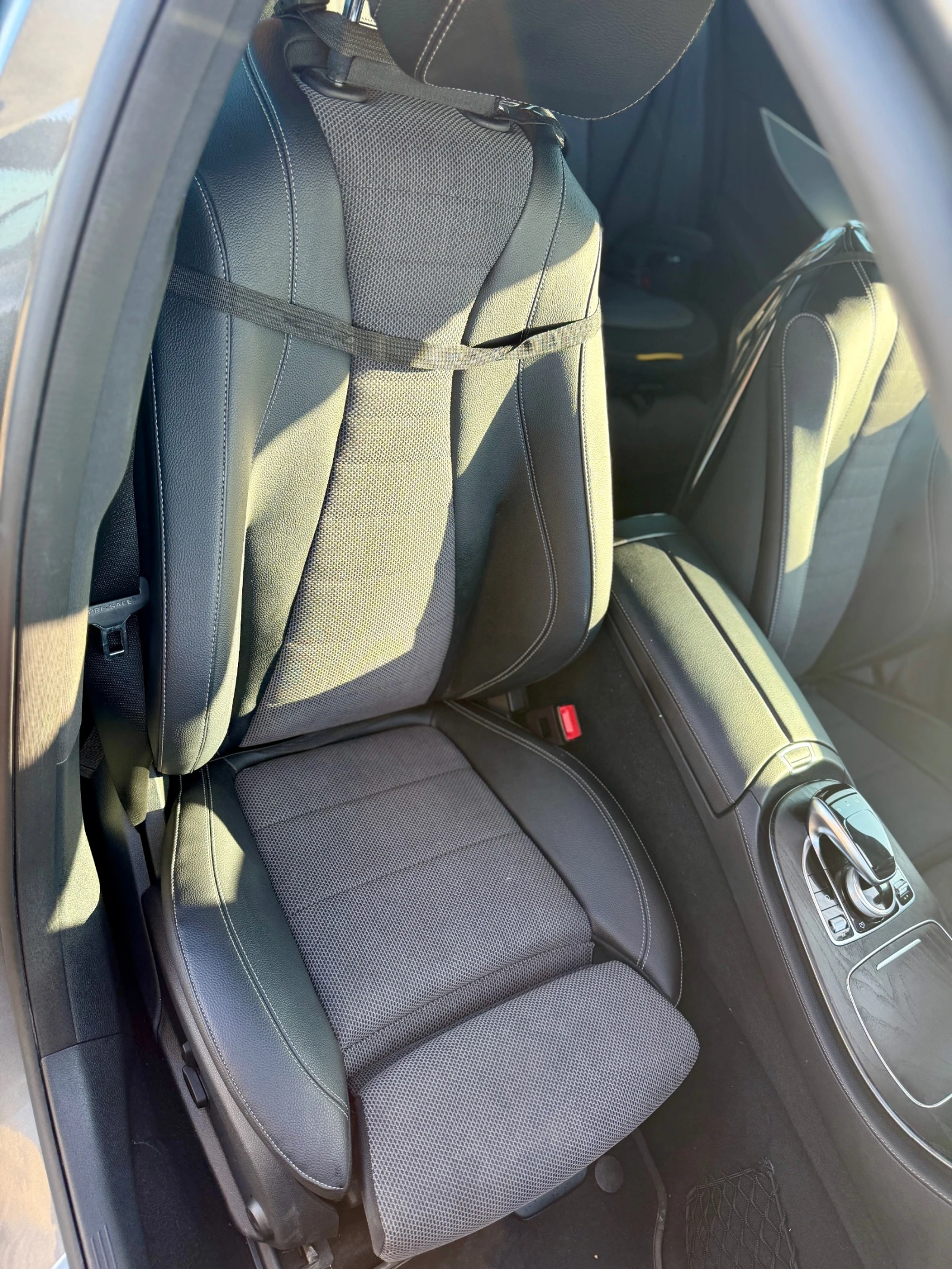 Mercedes-Benz E 200 4Matic, снимка 15 - Автомобили и джипове - 55765928