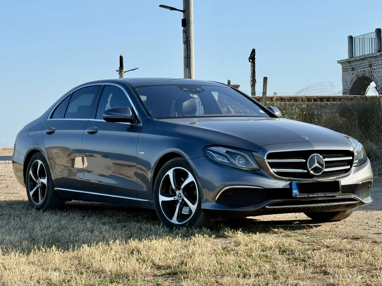 Mercedes-Benz E 200 4Matic, снимка 2 - Автомобили и джипове - 55765928