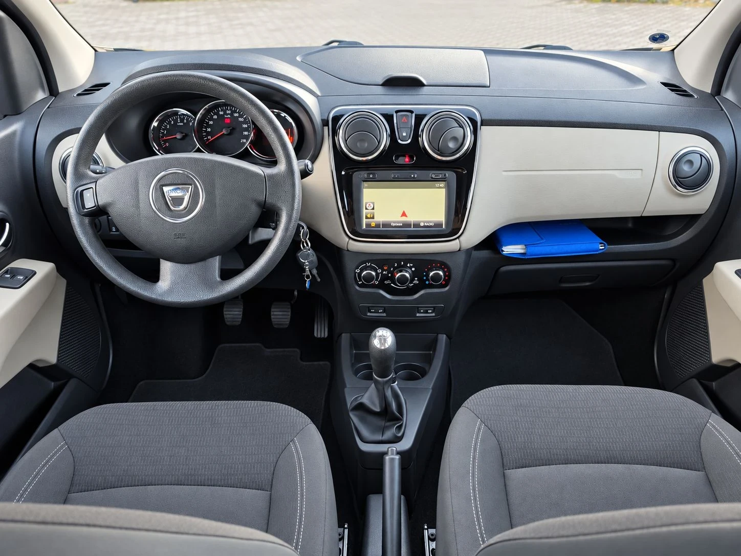Dacia Lodgy 1.5dciNavi /KLIMA/7МЕСТА, снимка 10 - Автомобили и джипове - 56075146
