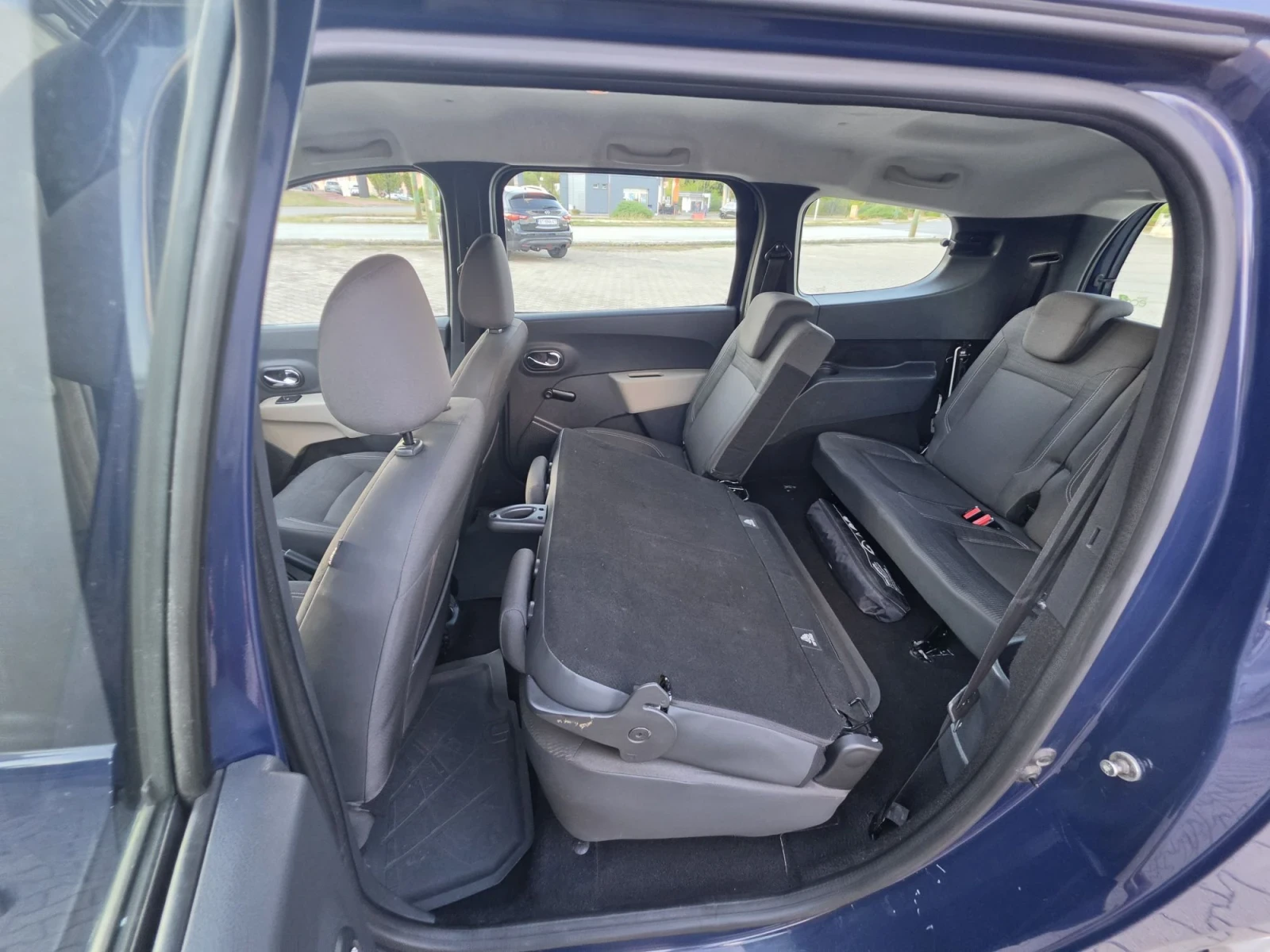 Dacia Lodgy 1.5dciNavi /KLIMA/7МЕСТА, снимка 14 - Автомобили и джипове - 56075146