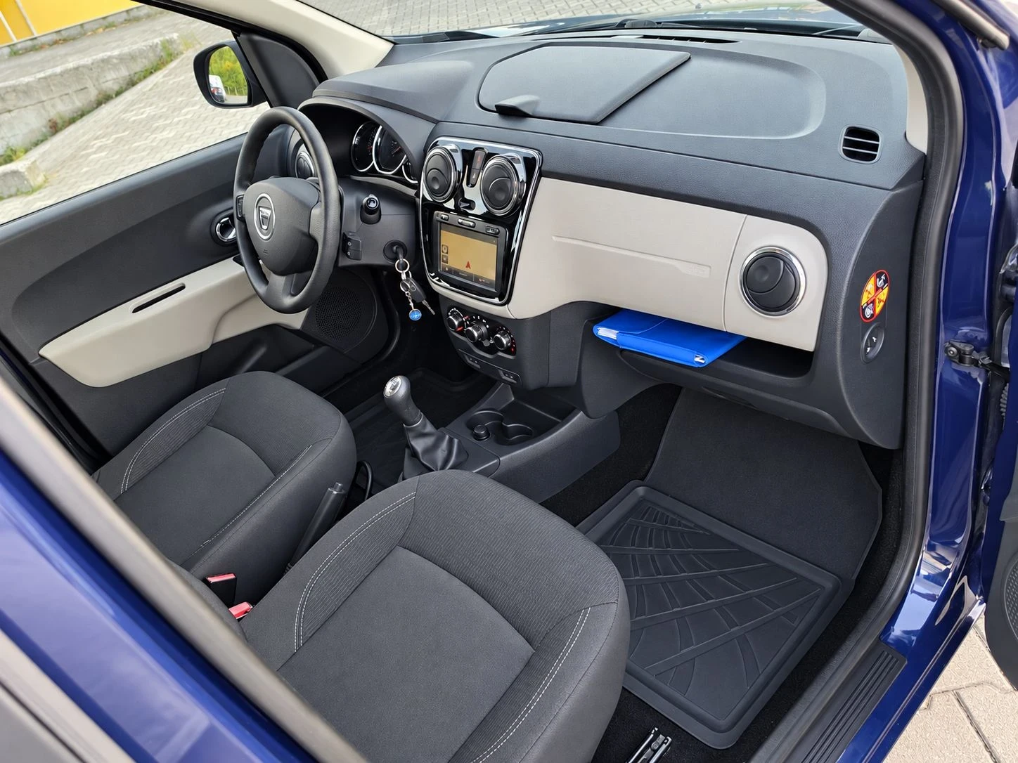 Dacia Lodgy 1.5dciNavi /KLIMA/7МЕСТА, снимка 11 - Автомобили и джипове - 56075146