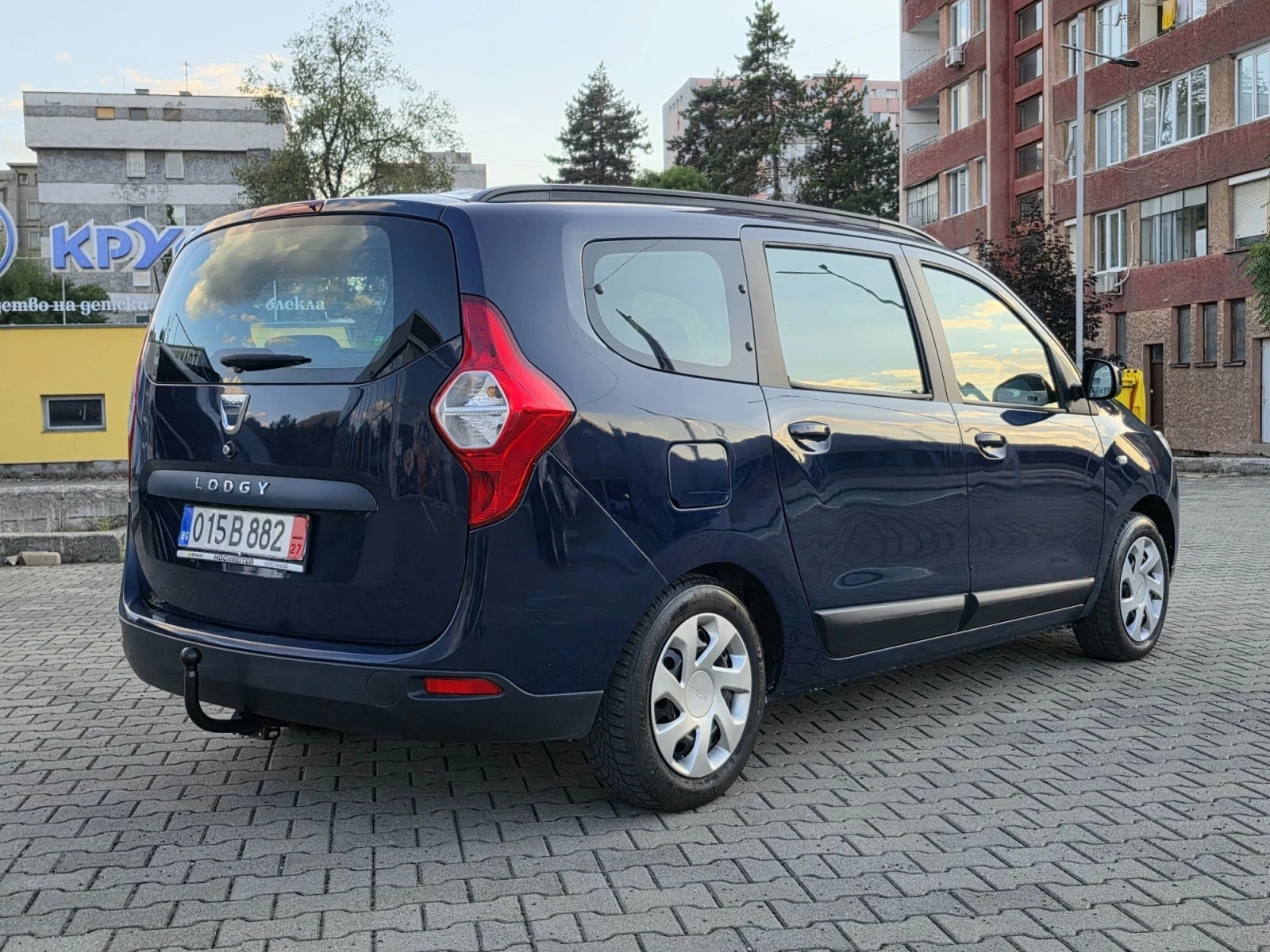 Dacia Lodgy 1.5dciNavi /KLIMA/7МЕСТА, снимка 4 - Автомобили и джипове - 56075146