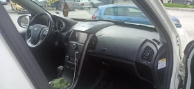 Mahindra XUV 500 W8, снимка 11