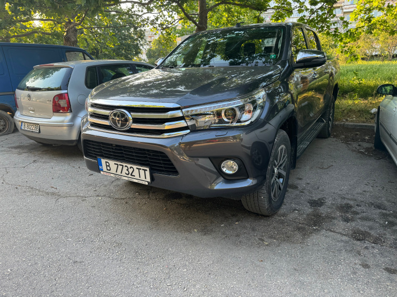 Toyota Hilux, снимка 1 - Автомобили и джипове - 46017966