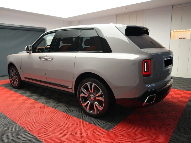 Rolls-Royce Cullinan SERIES II/ FACELIFT/ BESPOKE/ 4-SEATS/ STARLIGHT/, снимка 4 - Автомобили и джипове - 49128236