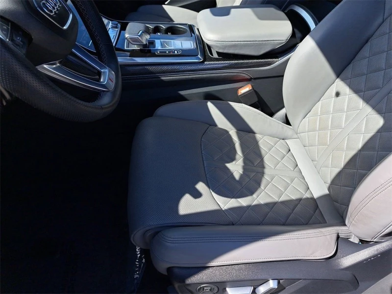 Audi SQ7 4.0 TFSI quattro  CARFAX, снимка 3 - Автомобили и джипове - 53108313