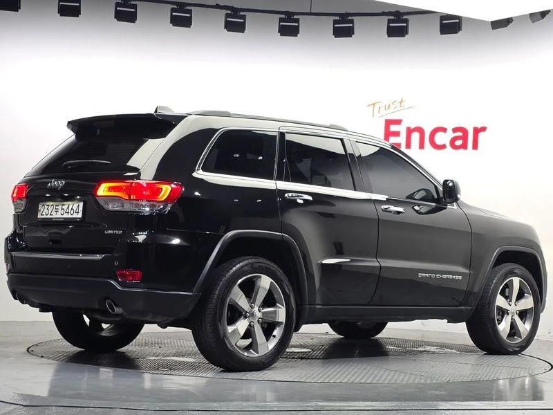 Jeep Cherokee 3.6 Limited| 286к.с.| ВКЛ.ТЕХНОТЕСТ, снимка 2 - Автомобили и джипове - 55700281
