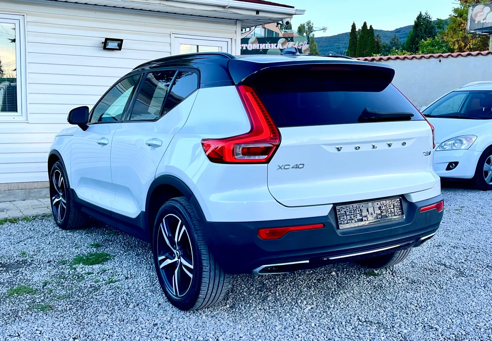 Volvo XC40 2.0 R Desing 4X4 Нов внос ! ТОП ! - изображение 5