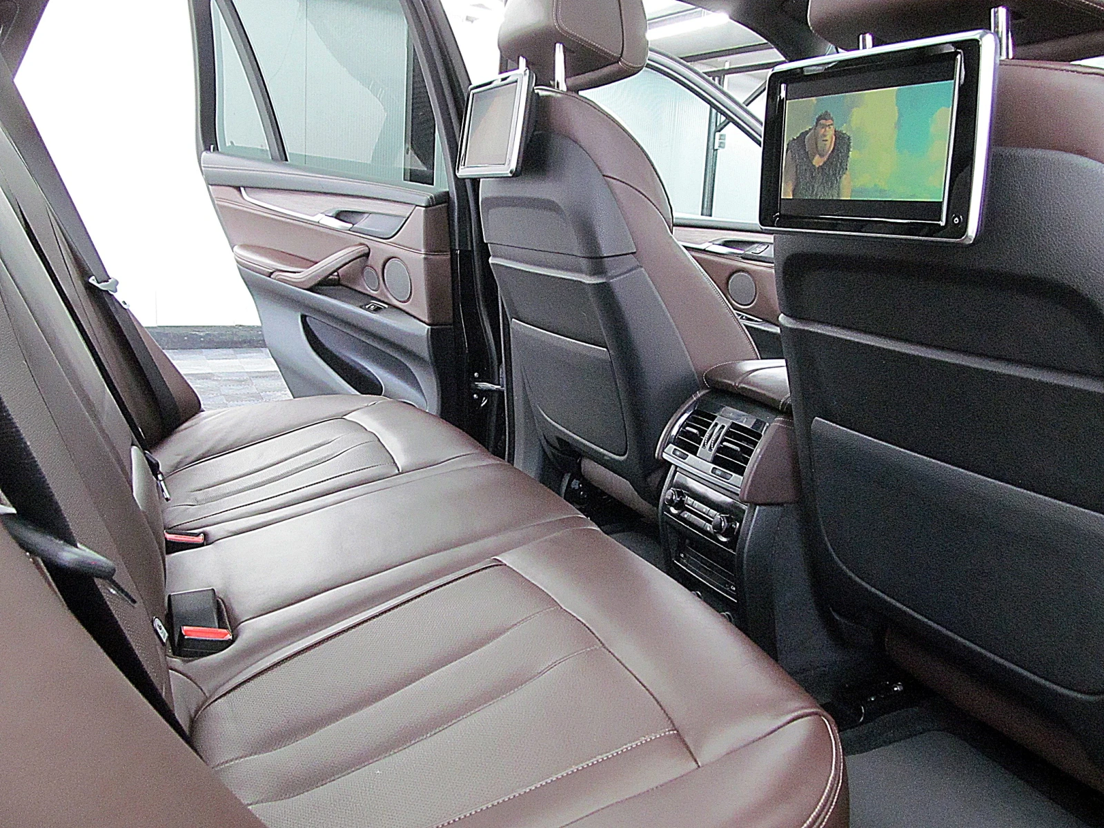 BMW X5 4.0D/M-PAKET/PANORAMA/2xTV/ВАКУМ - изображение 10
