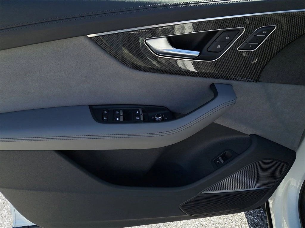 Audi SQ7 4.0 TFSI quattro  CARFAX | Mobile.bg � ����������� 13