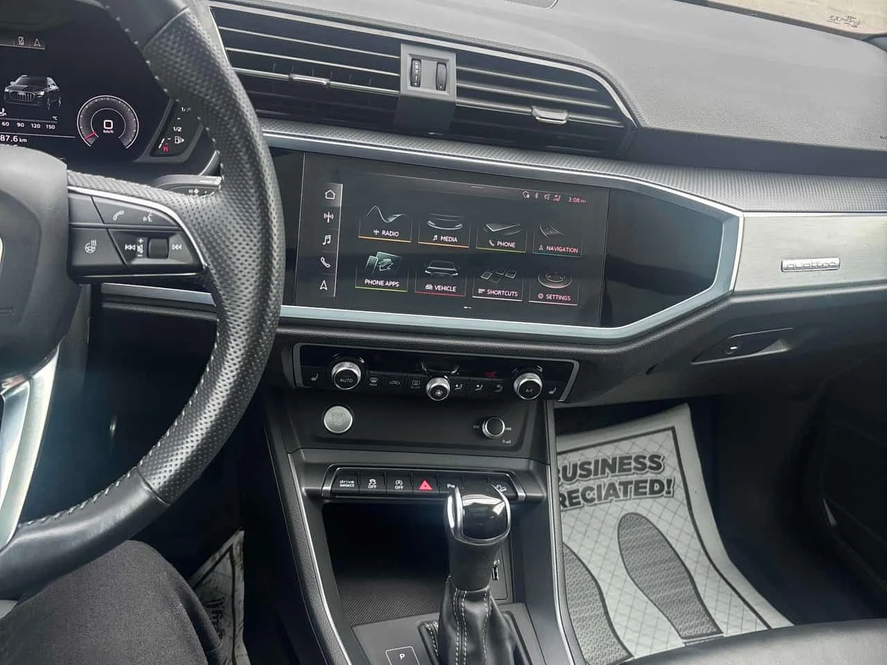 Audi Q3 * Progressiv * CARFAX * Дистроник * Подгрев * , снимка 9 - Автомобили и джипове - 54209719