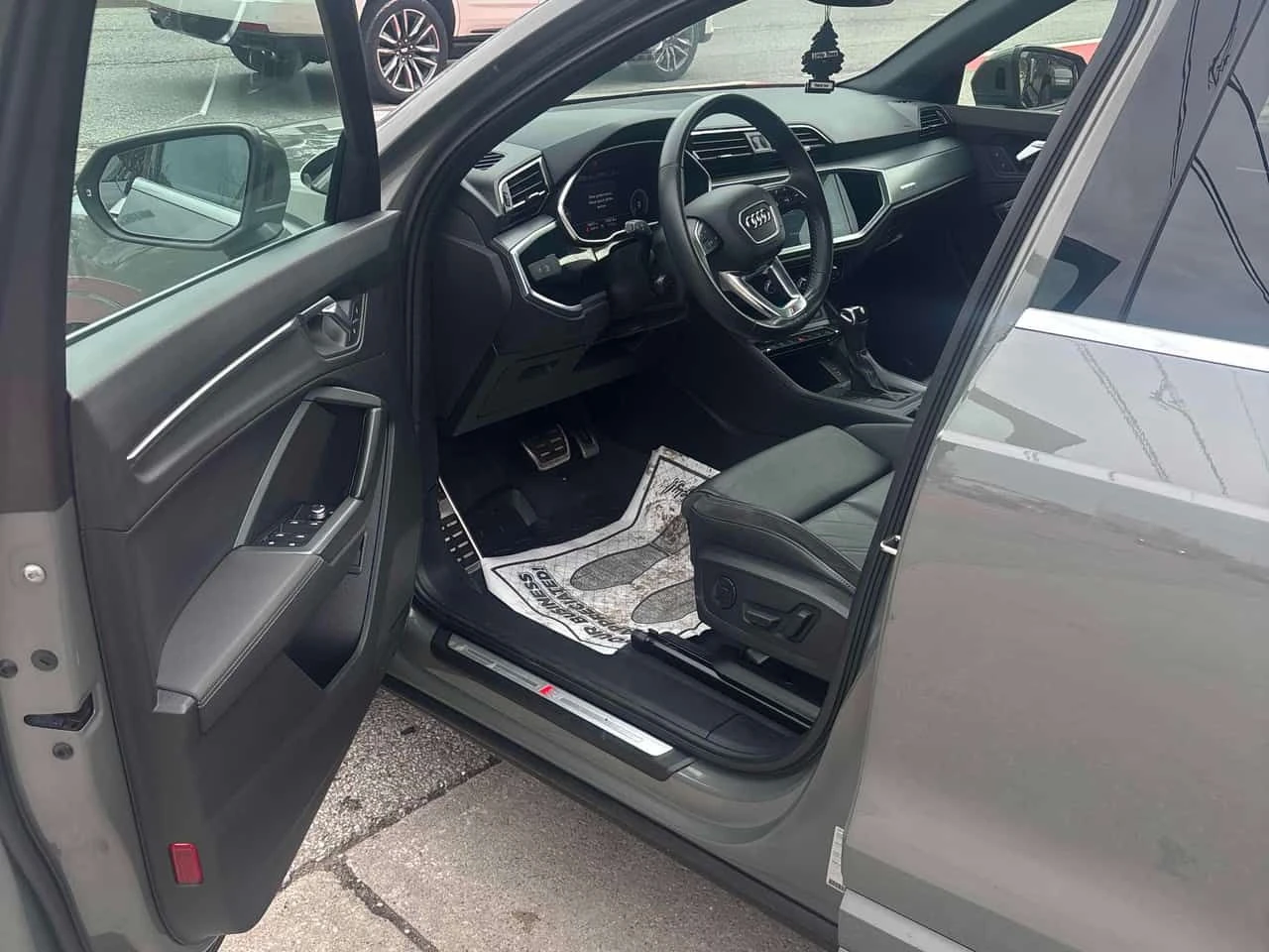 Audi Q3 * Progressiv * CARFAX * Дистроник * Подгрев * , снимка 5 - Автомобили и джипове - 54209719