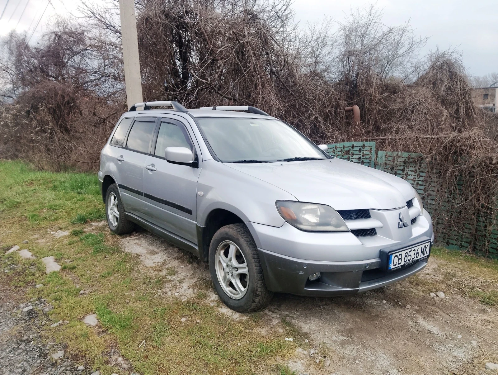 Mitsubishi Outlander 2.4 4x4 ГАЗ Бартер, снимка 3 - Автомобили и джипове - 54371346