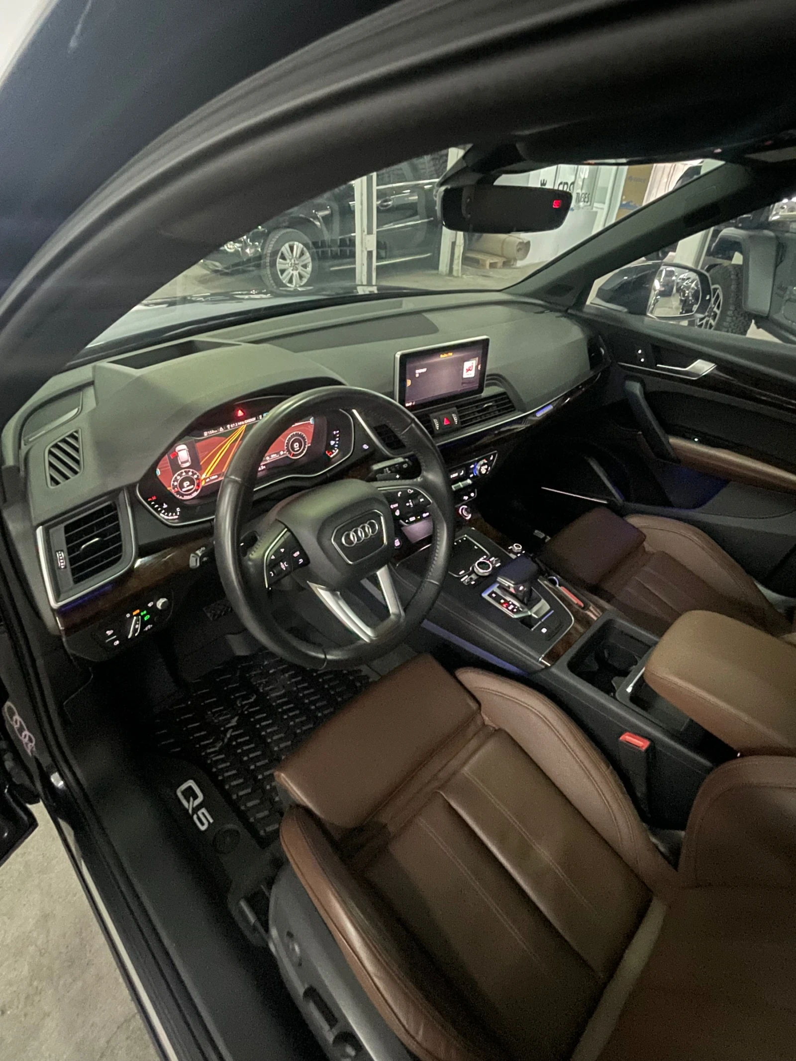 Audi Q5 B&O/head-up/360/Distr/Обдух/панор/подгр/keyless/FU, снимка 10 - Автомобили и джипове - 55041954