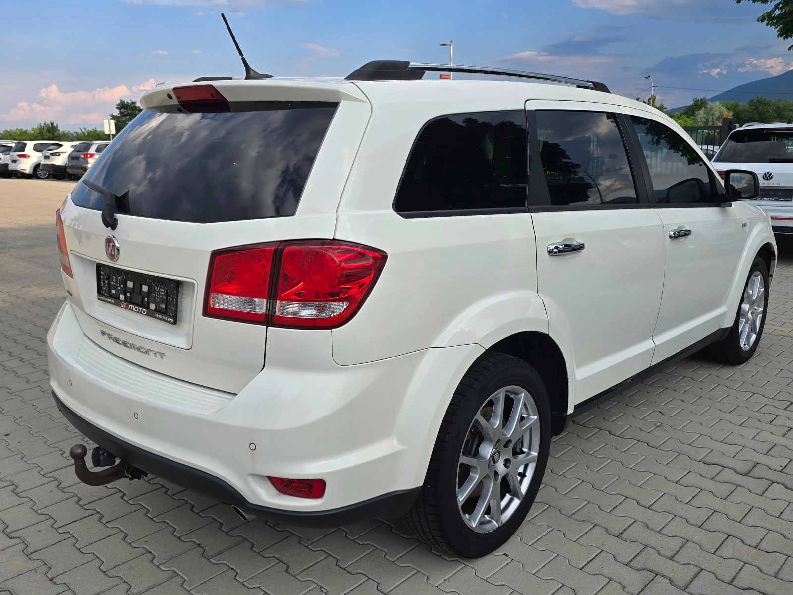 Fiat Freemont 2.0D, 170к.с., 4х4, 7-места, Автомат!, снимка 2 - Автомобили и джипове - 55118817