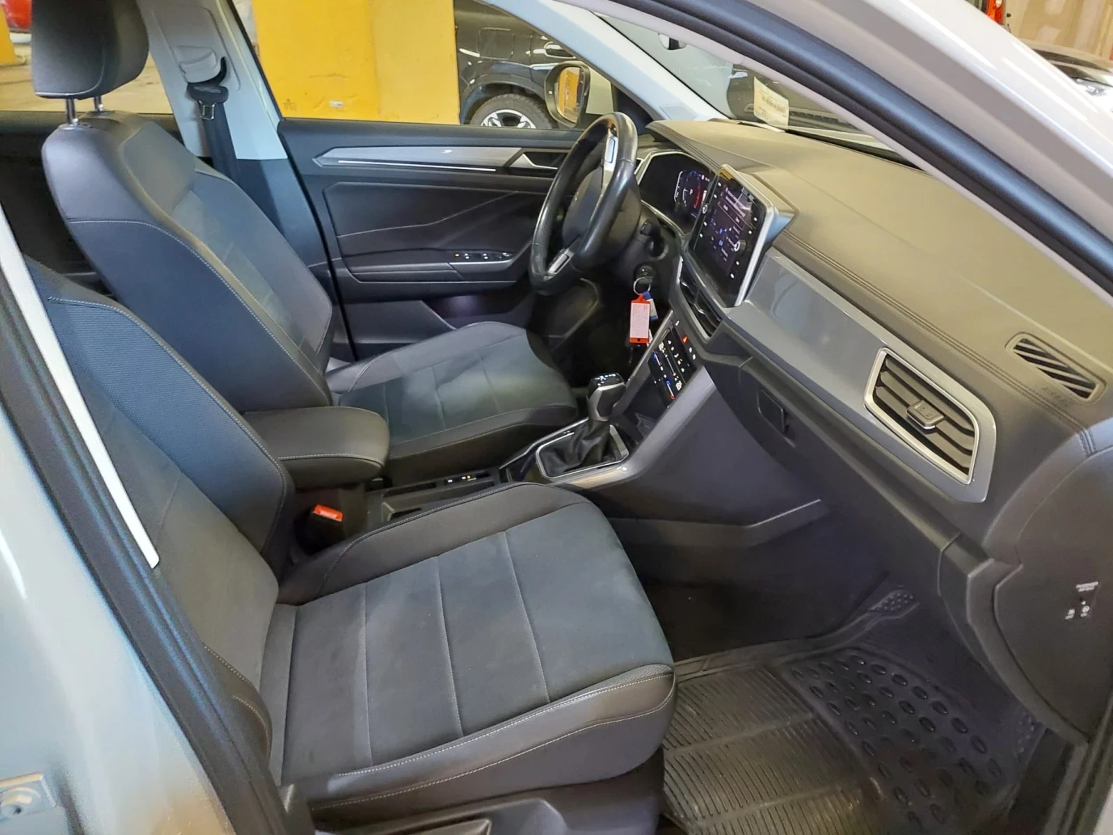 VW T-Roc 1.5 TSI ACT Style, снимка 11 - Автомобили и джипове - 55251133