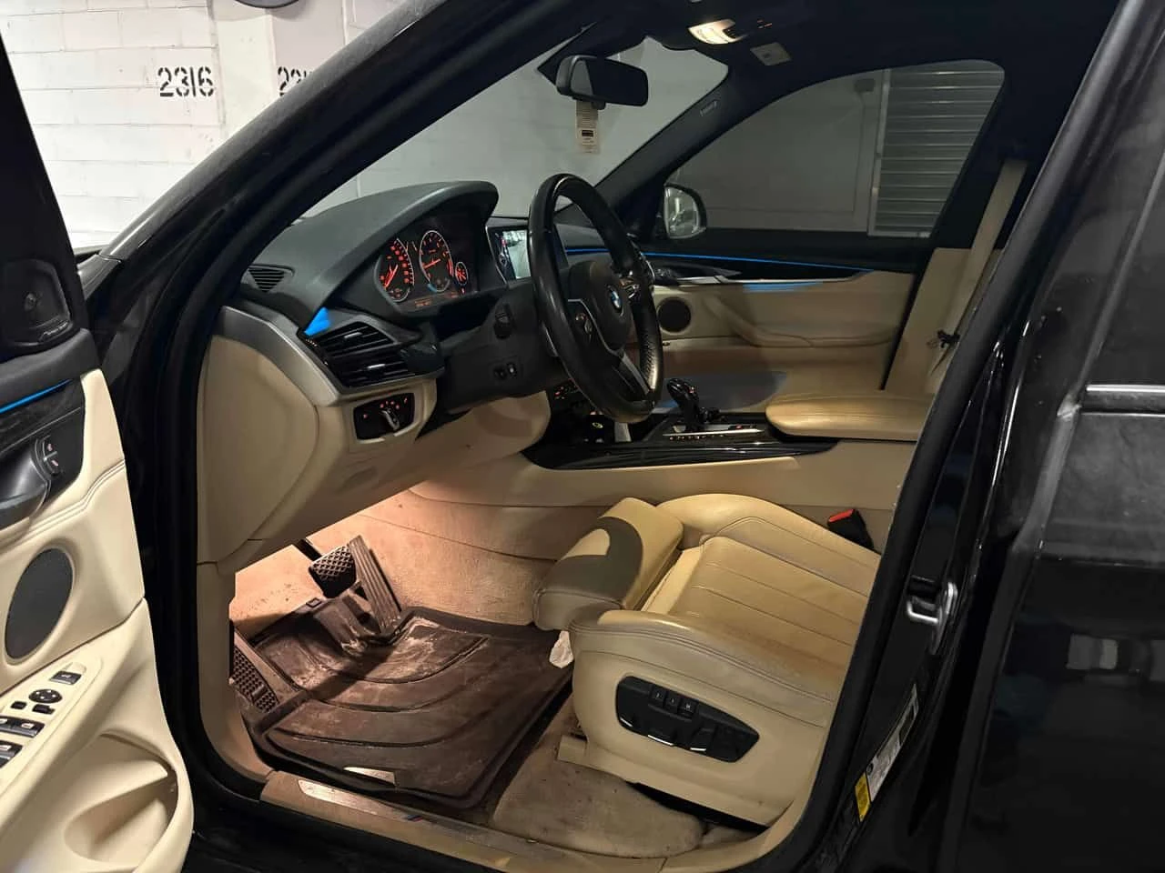 BMW X5 XDRIVE50I /CARFAX/Панорама/Подгрев/360/ М пакет, снимка 5 - Автомобили и джипове - 55437436