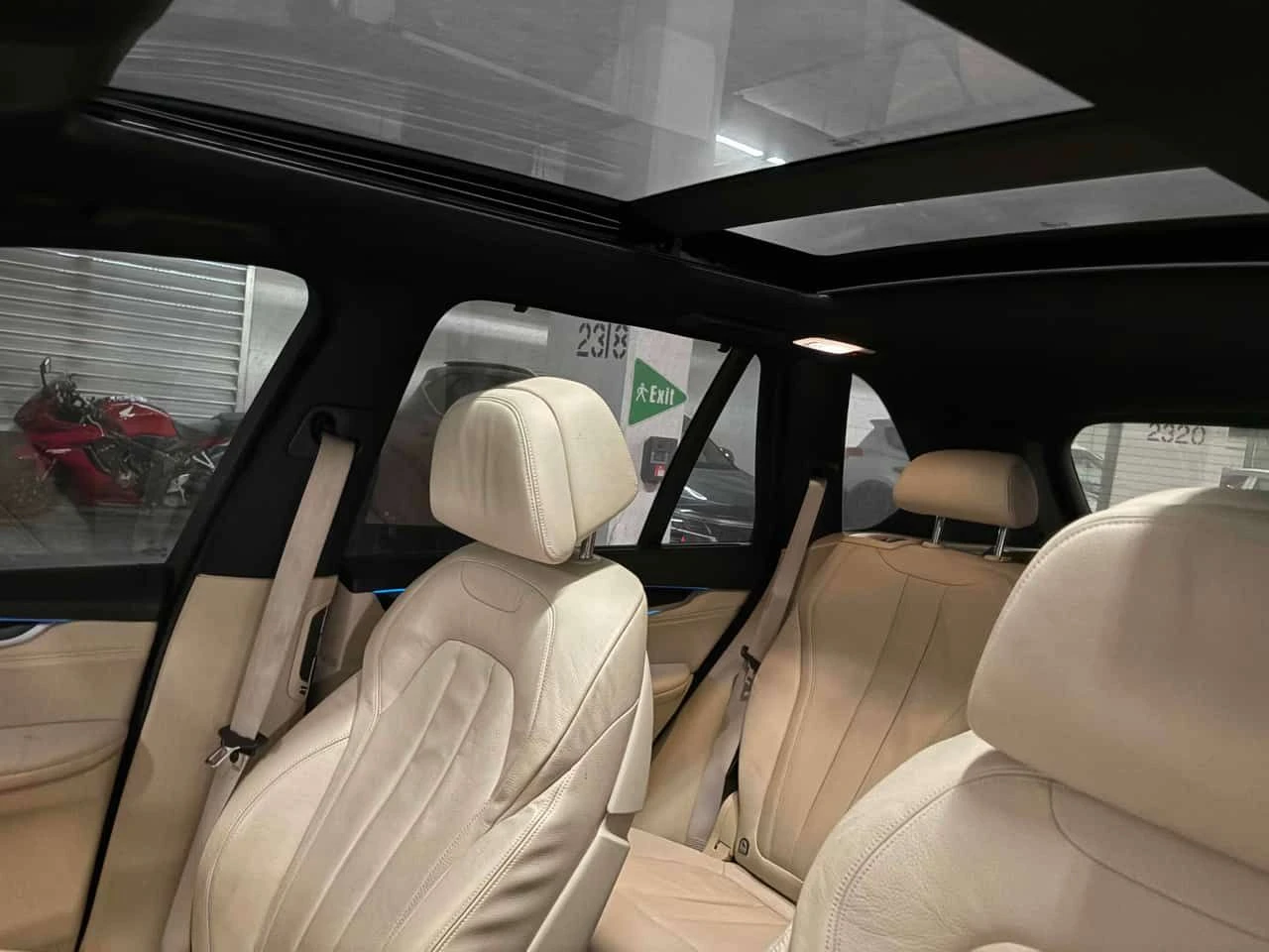 BMW X5 XDRIVE50I /CARFAX/Панорама/Подгрев/360/ М пакет, снимка 12 - Автомобили и джипове - 55437436