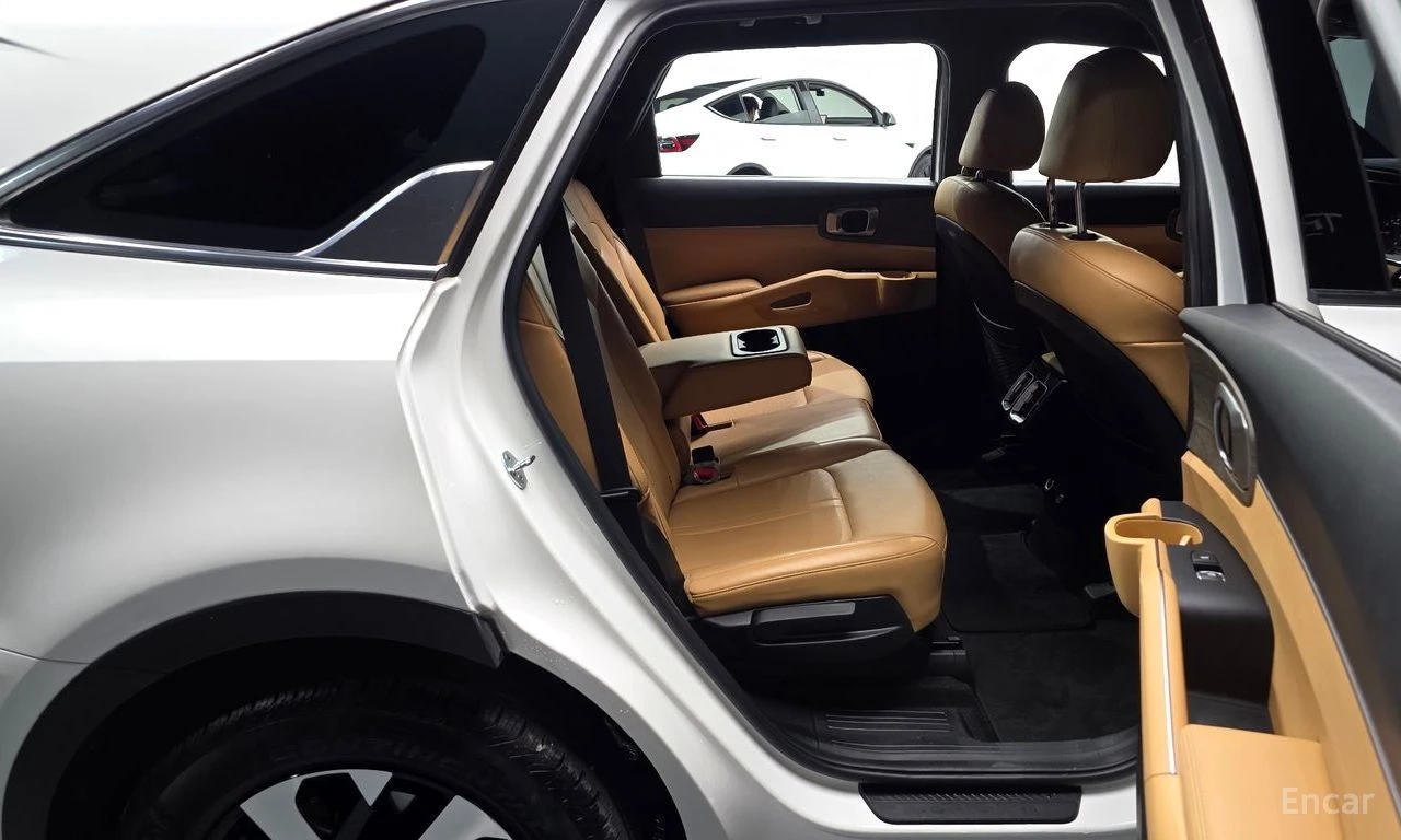 Kia Sorento 2.5T* PRESTIGE* ОБДУХВАНЕ* ДИСТРОНИК* LANE* ASSIST, снимка 14 - Автомобили и джипове - 55969897