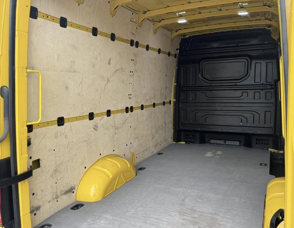 VW Crafter E-Crafter, снимка 13 - Бусове и автобуси - 54358860