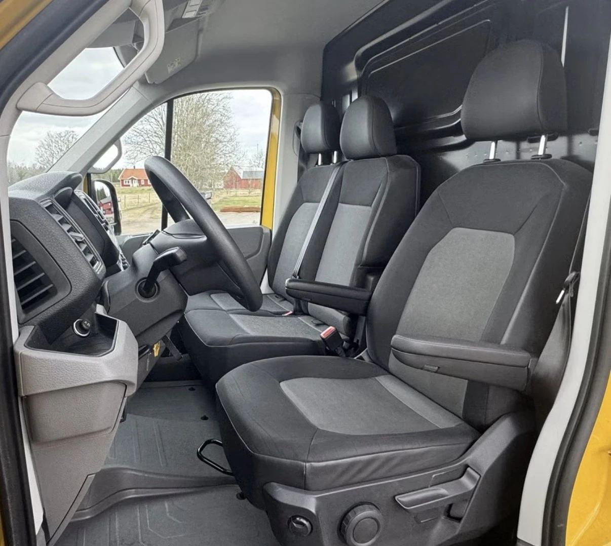 VW Crafter E-Crafter, снимка 7 - Бусове и автобуси - 54358860