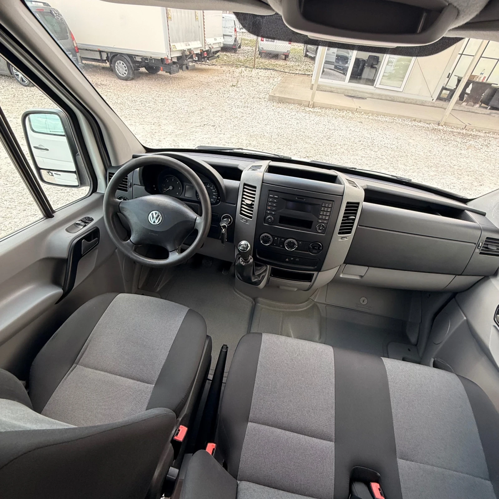 VW Crafter 2.0TDi-Клима-7местен-Евро6, снимка 11 - Бусове и автобуси - 55465387