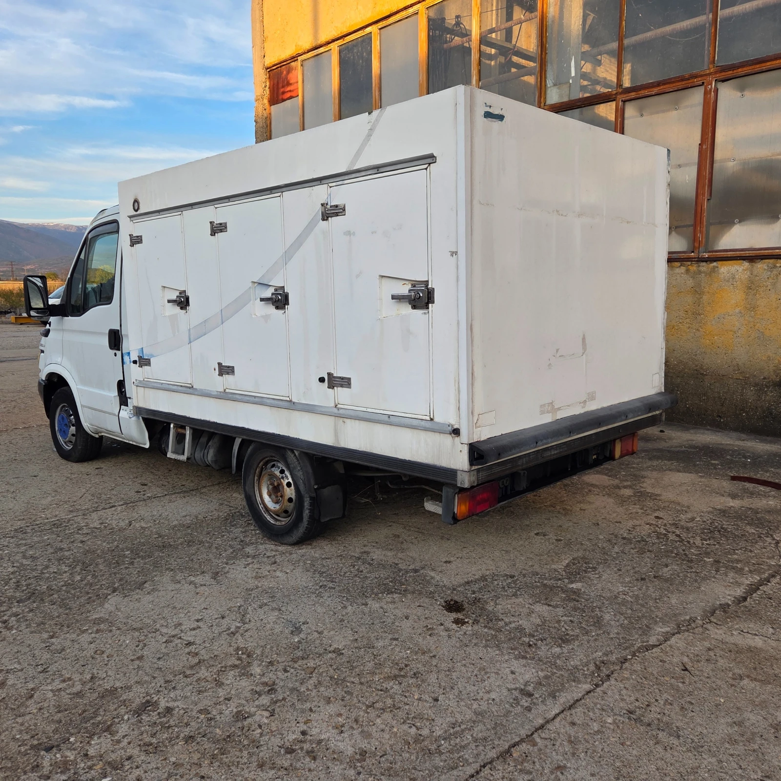 Iveco Daily 35s10, снимка 6 - Бусове и автобуси - 56602422