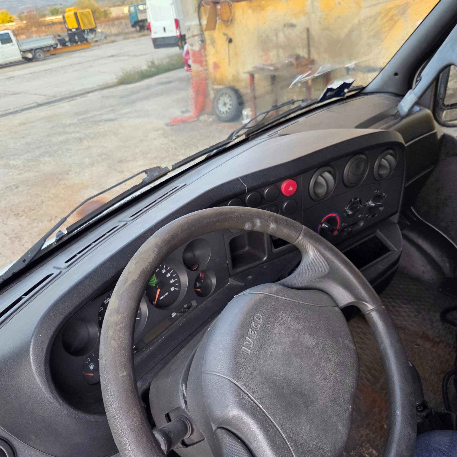Iveco Daily 35s10, снимка 9 - Бусове и автобуси - 56602422