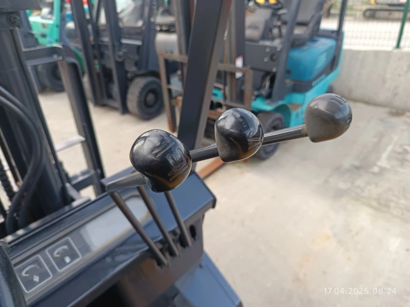 Мотокар Yale ИЗРАВНИТЕЛ АВТОМАТ, снимка 6 - Индустриална техника - 49926707