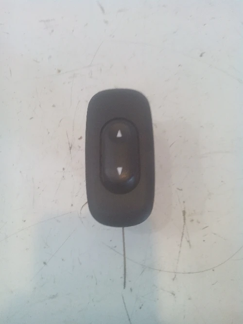 Копче ел.стъкло задно дясно Форд Маверик