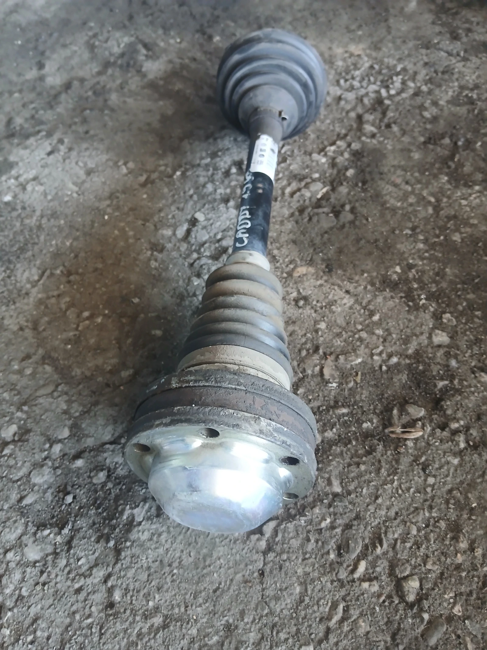 Лява полуоска VW Caddy 1.9 tdi 105кс.2007г , снимка 3 - Части - 54688866