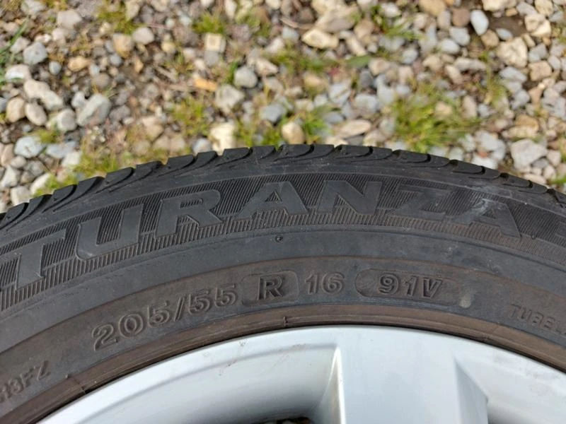 Гуми с джанти Bridgestone 205/55R16, снимка 9 - Гуми и джанти - 36554752