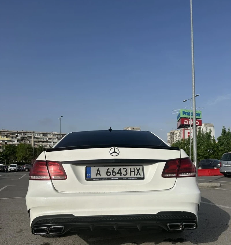 Mercedes-Benz E 200 AMG, снимка 14 - Автомобили и джипове - 46956707