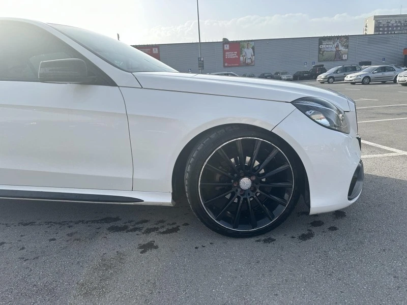 Mercedes-Benz E 200 AMG, снимка 9 - Автомобили и джипове - 46956707