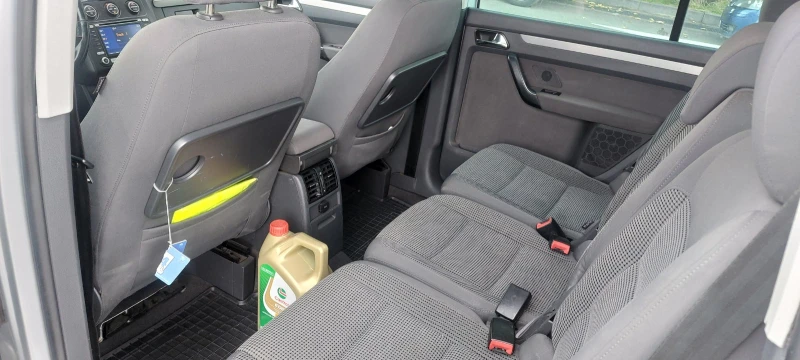 VW Touran, снимка 9 - Автомобили и джипове - 52066500