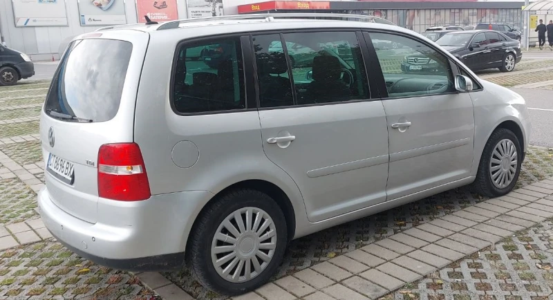 VW Touran, снимка 6 - Автомобили и джипове - 52066500