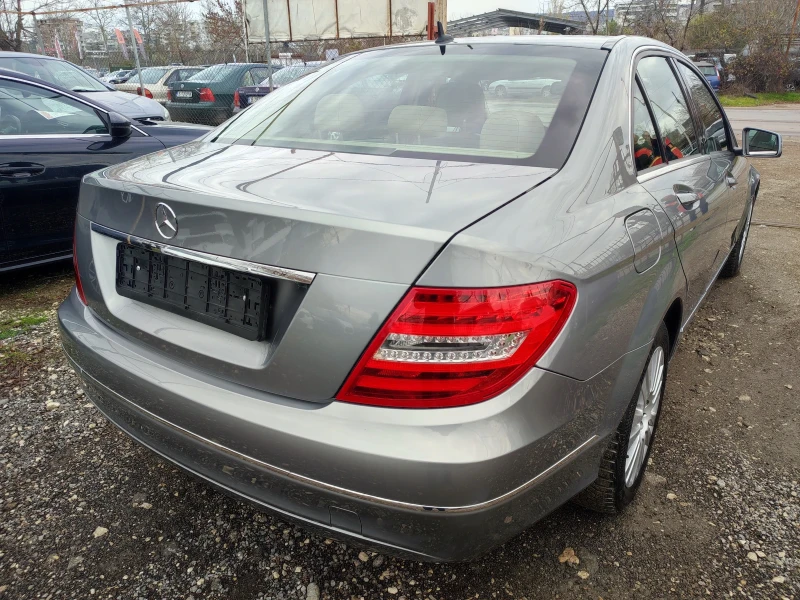 Mercedes-Benz C 180 АВТОМАТИК/НАВИГАЦИЯ/НОВА ВЕРИГА/ ТОП СЪСТОЯНИЕ , снимка 5 - Автомобили и джипове - 52577716