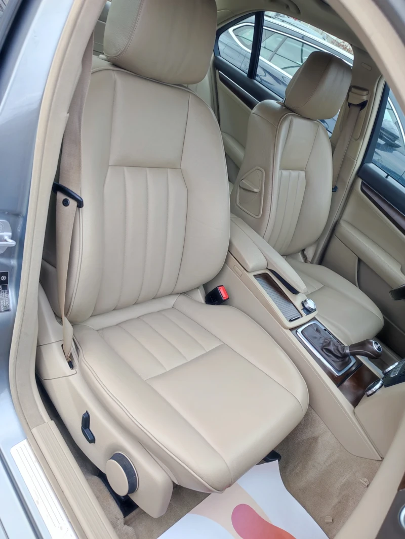 Mercedes-Benz C 180 АВТОМАТИК/НАВИГАЦИЯ/НОВА ВЕРИГА/ ТОП СЪСТОЯНИЕ , снимка 11 - Автомобили и джипове - 52577716