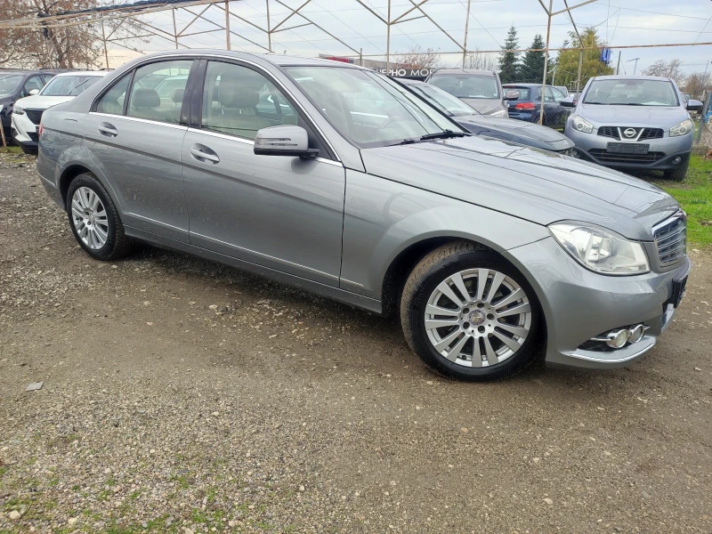 Mercedes-Benz C 180 АВТОМАТИК/НАВИГАЦИЯ/НОВА ВЕРИГА/ ТОП СЪСТОЯНИЕ , снимка 3 - Автомобили и джипове - 52577716