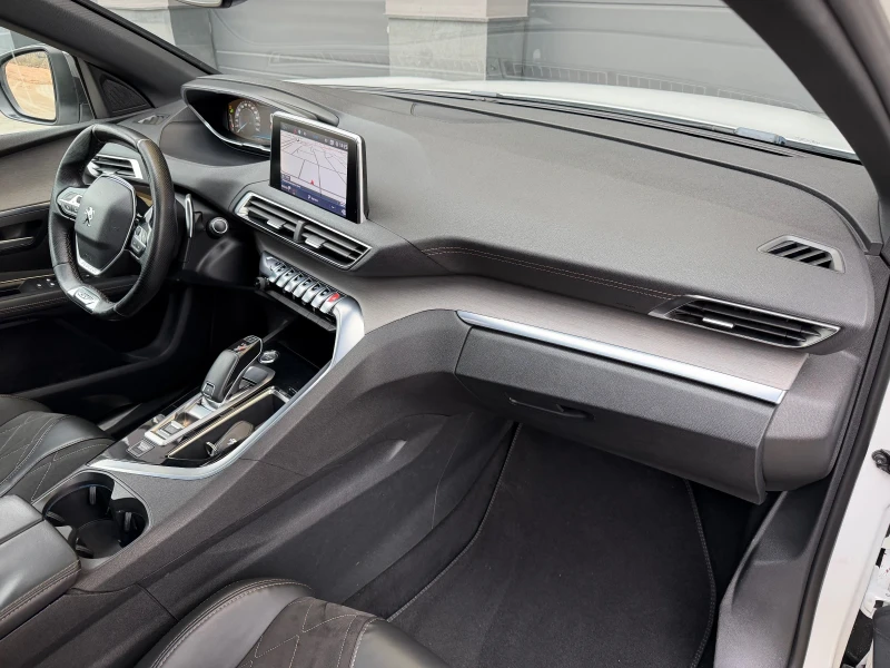 Peugeot 3008 2.0Hdi GT Line / Distronic / Pano / Keyless , снимка 11 - Автомобили и джипове - 52656410