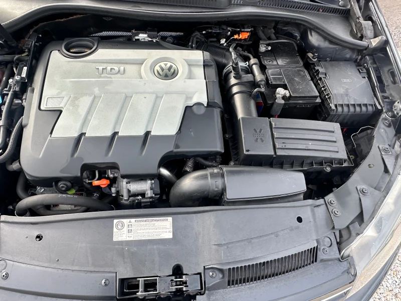 VW Golf 2.0 TDI, снимка 15 - Автомобили и джипове - 52764524